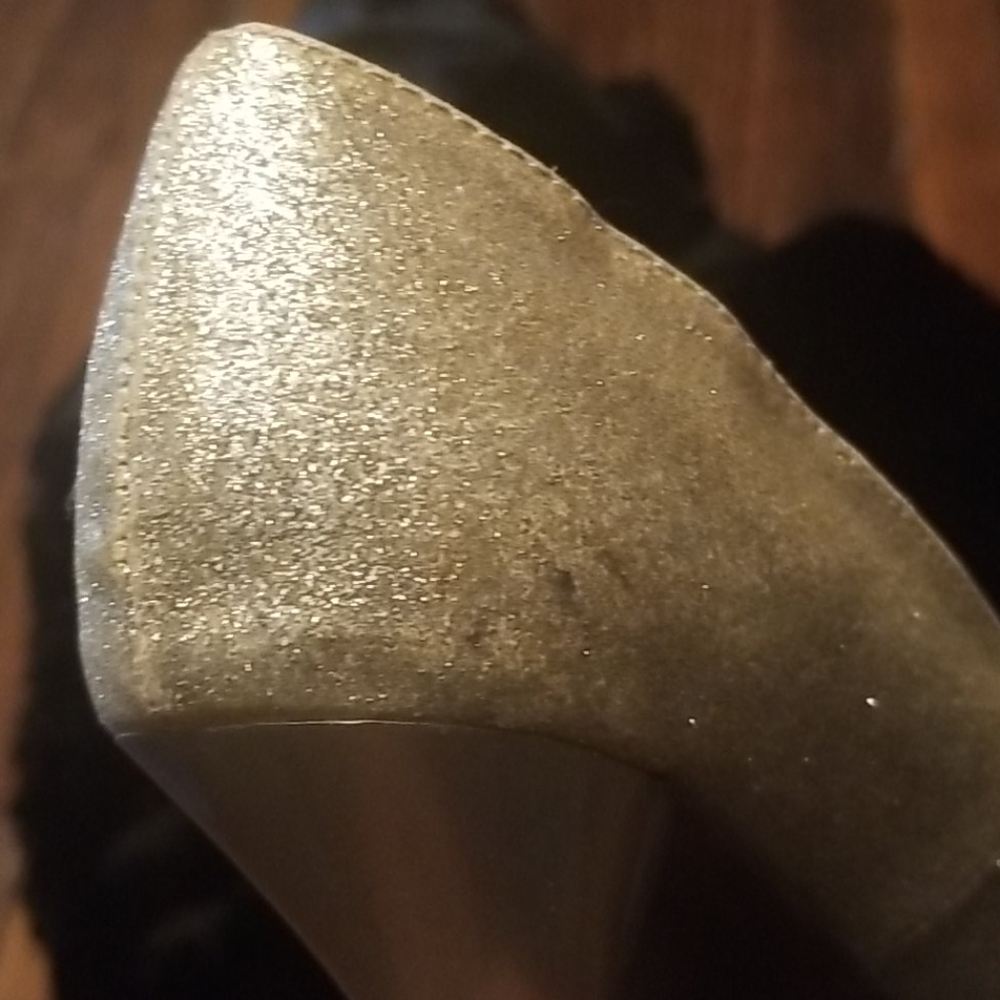 Shoe - Picture 4 of 4